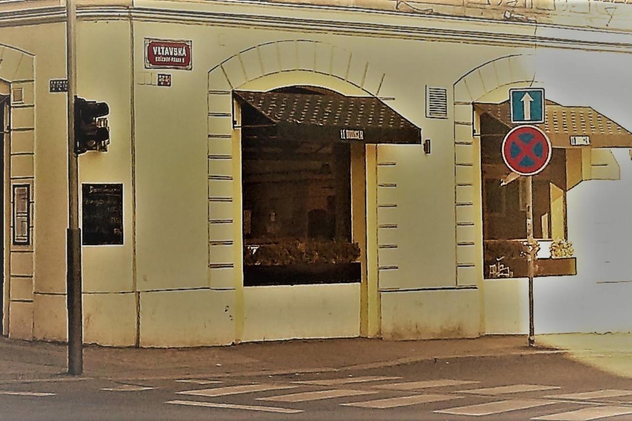 Apartment Vltavska F Prag Exteriör bild